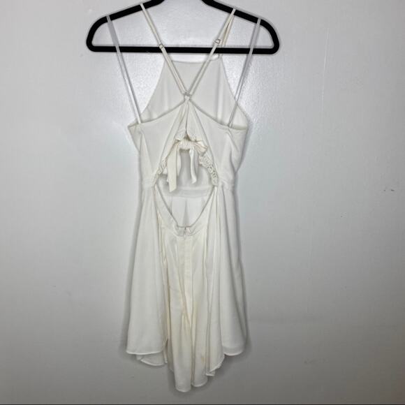 Lovers + Friends Forget Me Not Dress White Size Medium - Picture 4 of 7